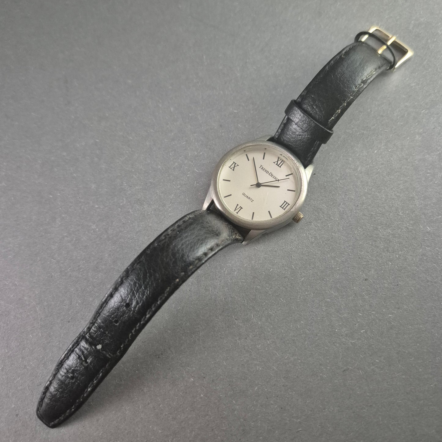 Trend Design Herrenarmbanduhr Elegantes Design mit römischen Ziffern