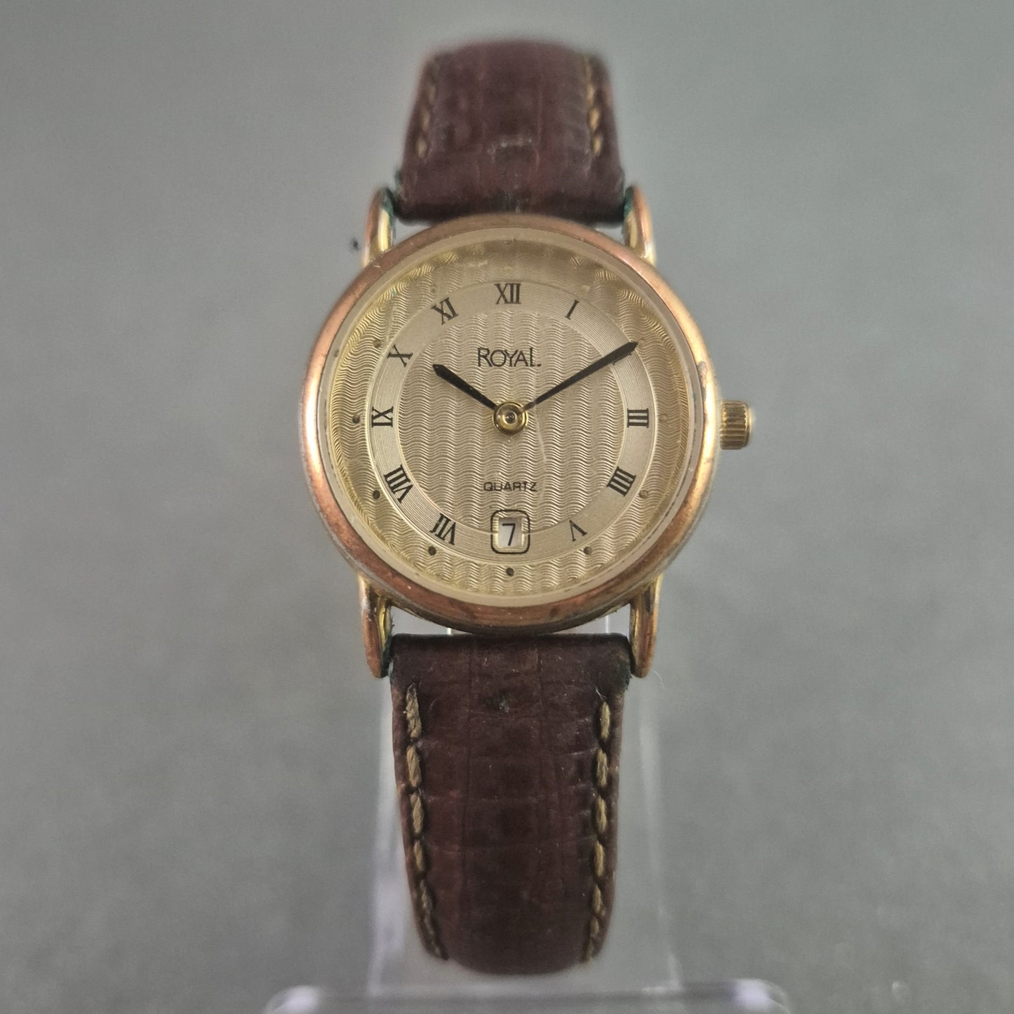 Klassische Royal Herrenarmbanduhr – Goldenes Design mit römischen Ziffern