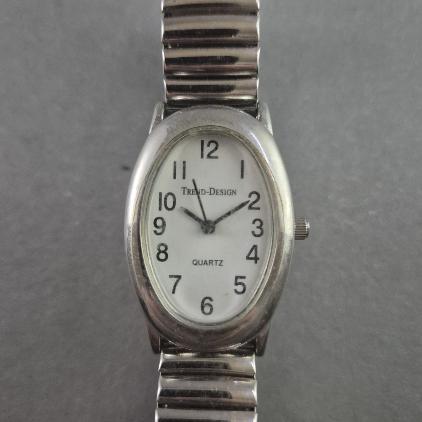 Zeitlose Edelstahl Damenarmbanduhr – Klassisches Design mit Flexband