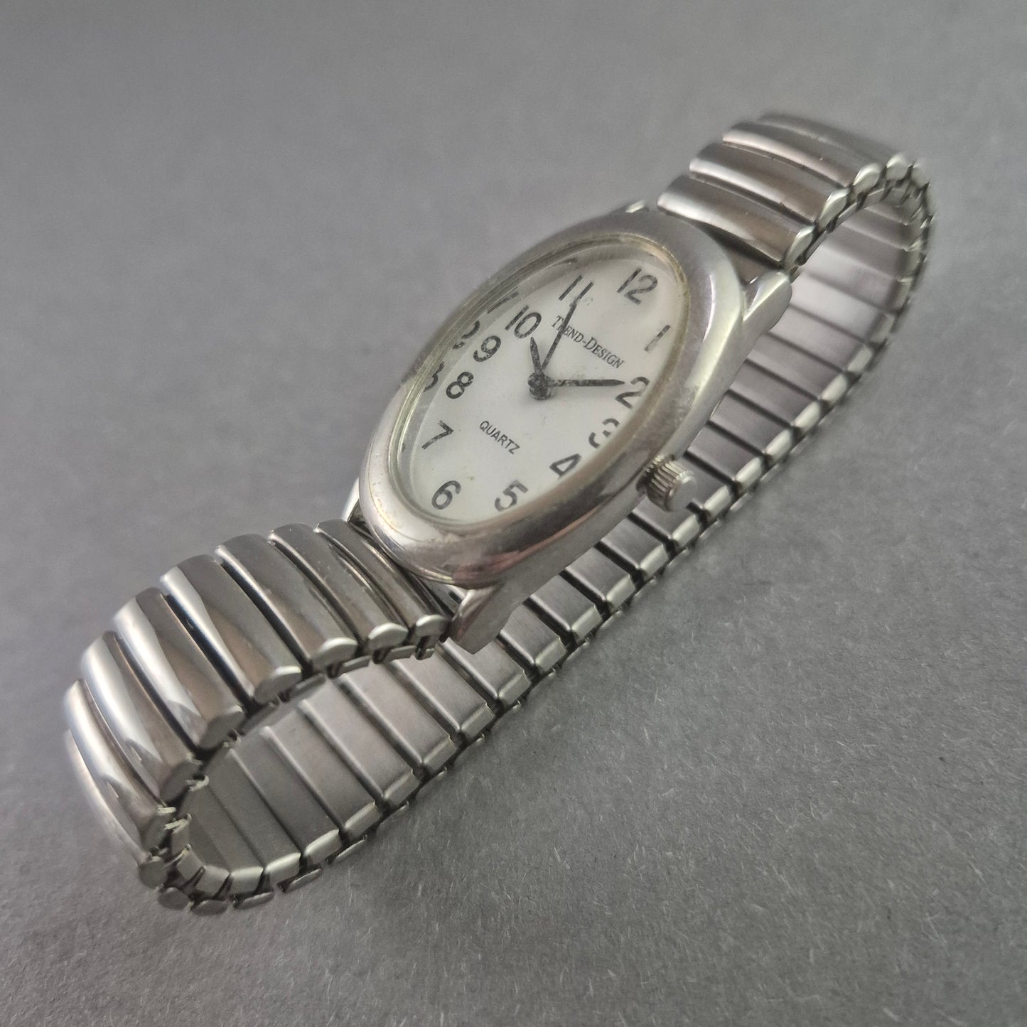 Zeitlose Edelstahl Damenarmbanduhr – Klassisches Design mit Flexband