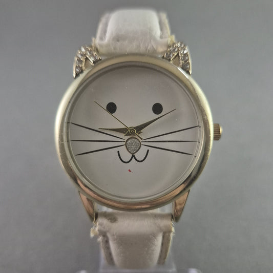 Verspielte Damenarmbanduhr – Katzenmotiv mit Strass-Details