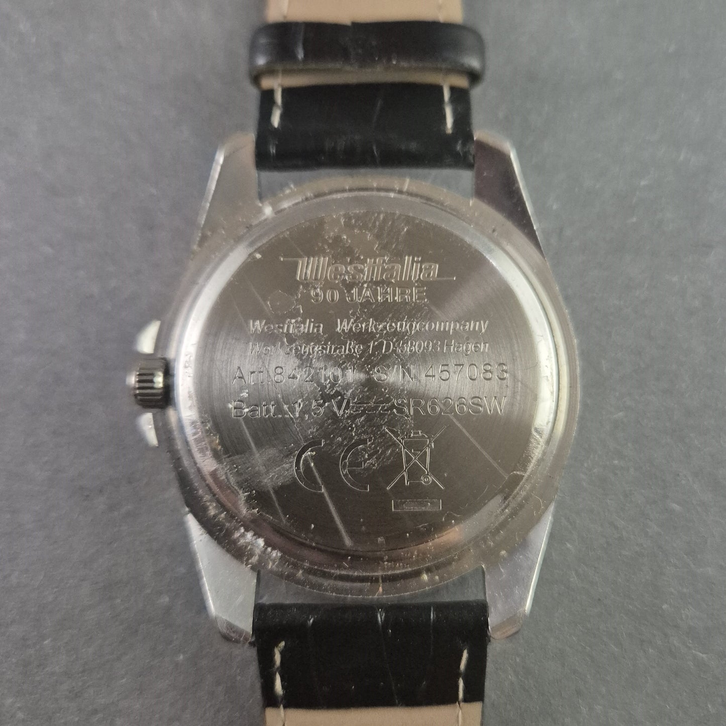 Stilvolle NAVOX Armbanduhr – Zeitloses Design mit schwarzem Lederarmband