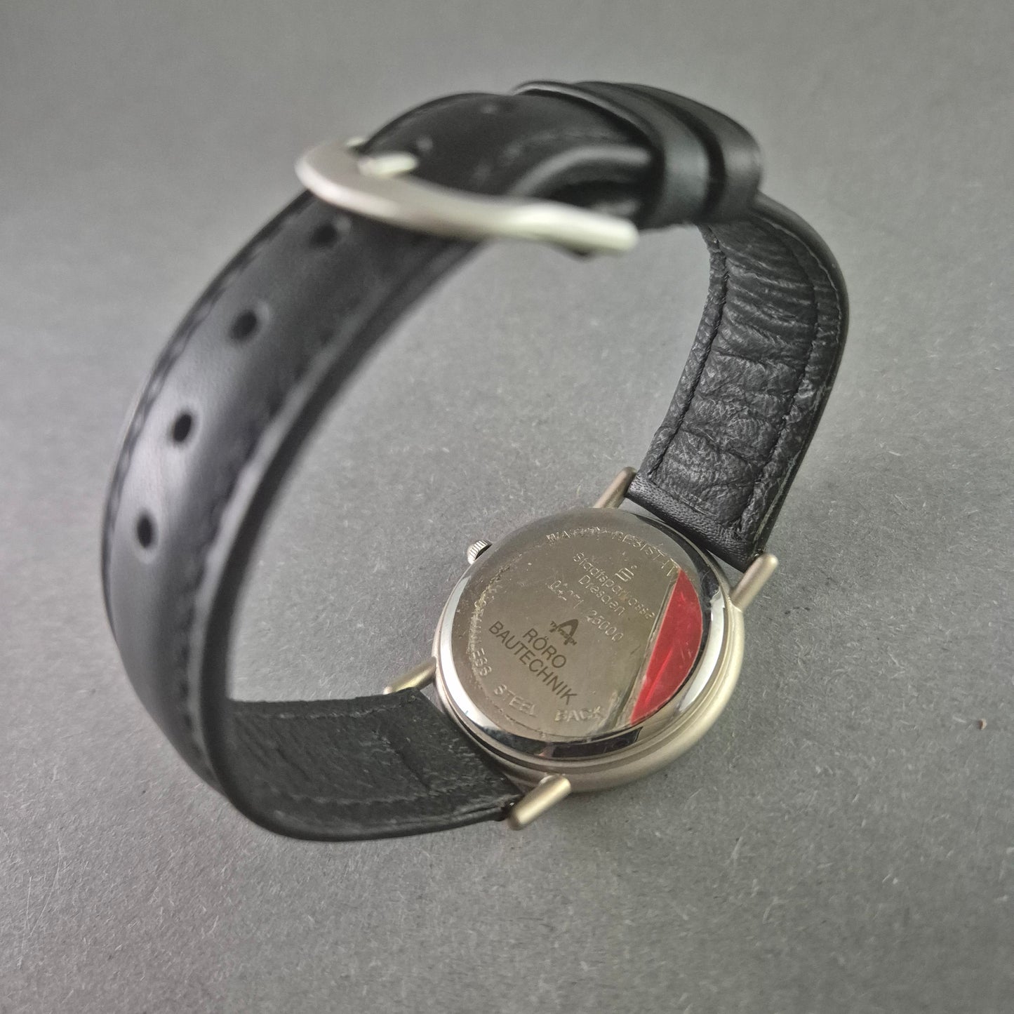 Limitierte Gedenkuhr – Wiederaufbau Frauenkirche Dresden mit Originalstein