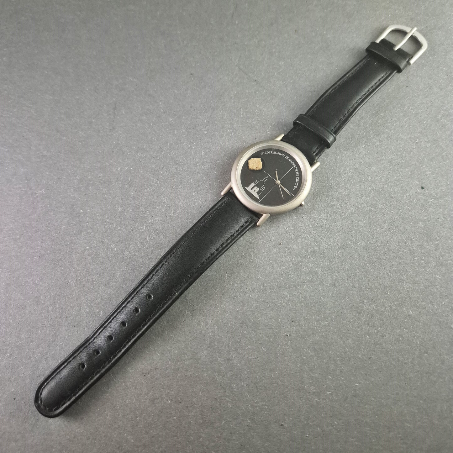 Limitierte Gedenkuhr – Wiederaufbau Frauenkirche Dresden mit Originalstein