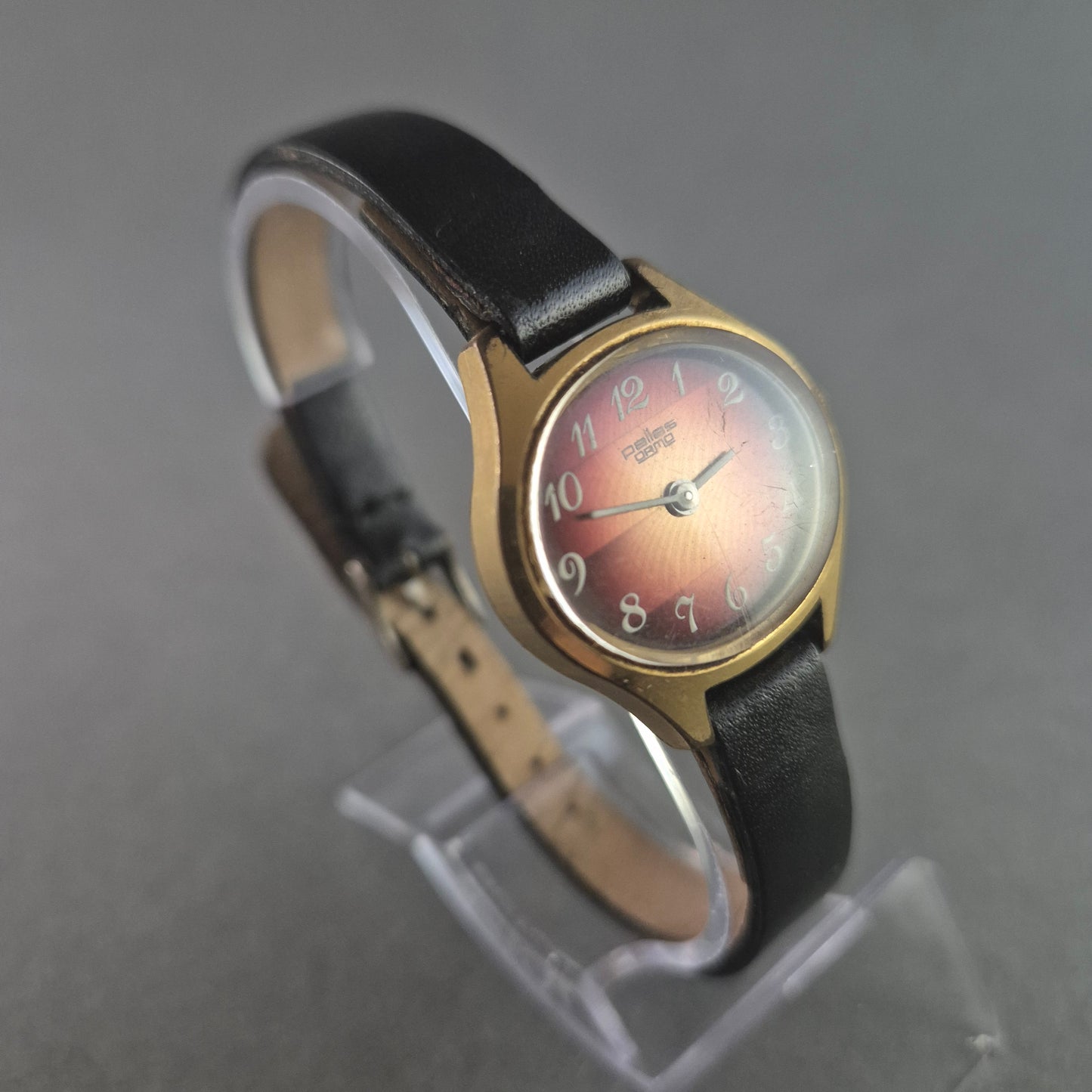 Vintage Pallas Ormo Armbanduhr – Klassisches Design mit schwarzem Lederarmband