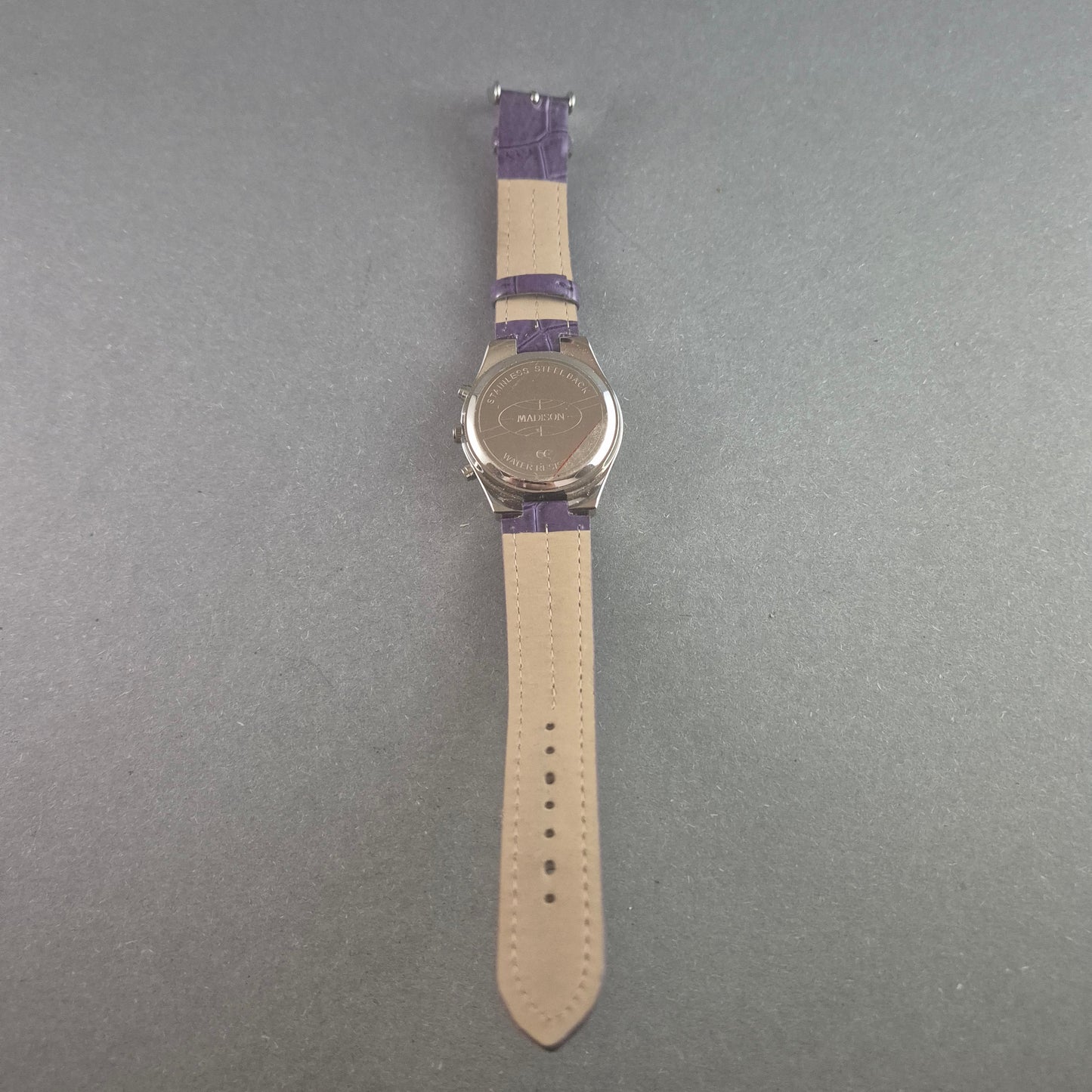 Modische Madison Armbanduhr – Glitzerndes Design mit violettem Lederarmband