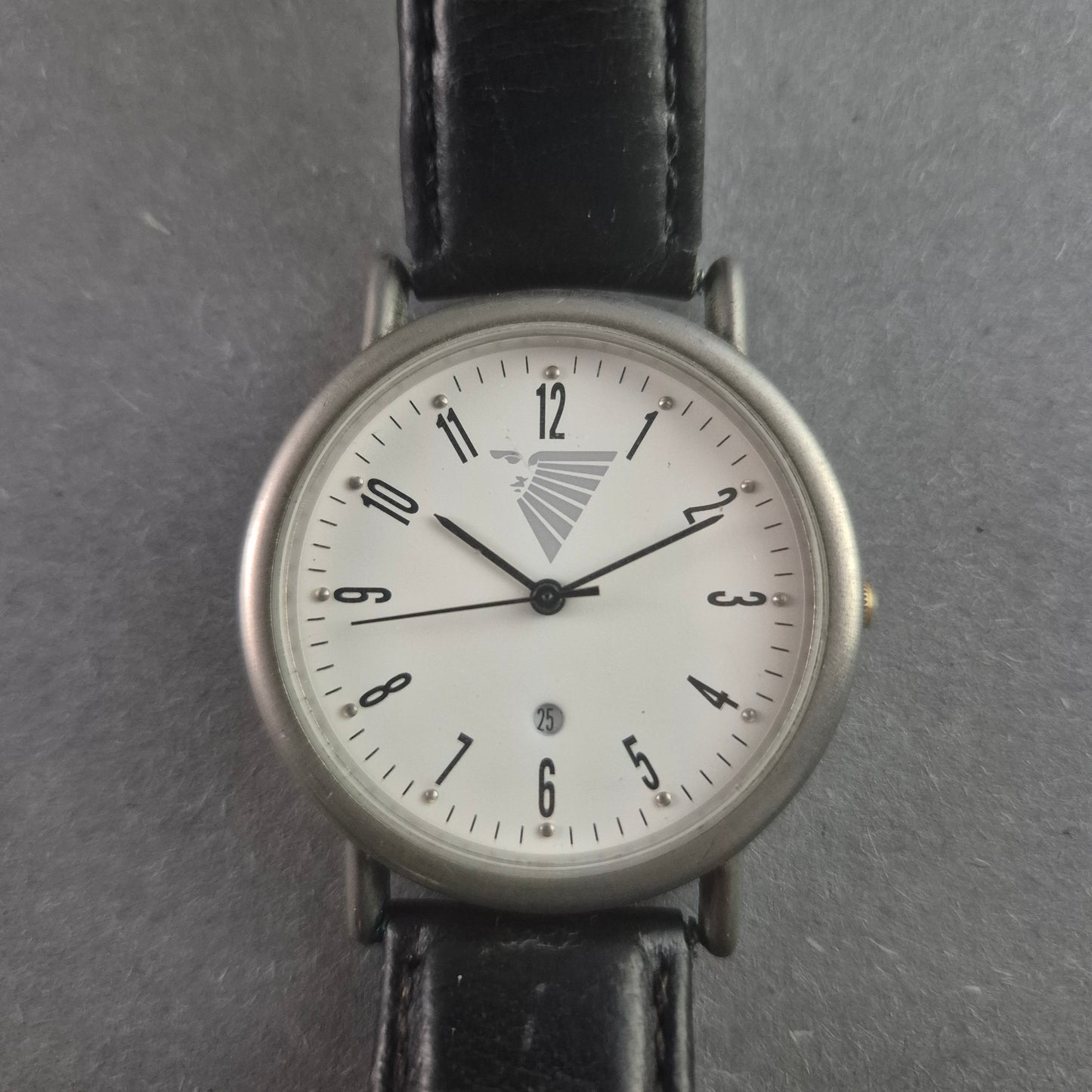 Schlichte Quarzuhr mit klassischem Design – Ideal für jeden Anlass