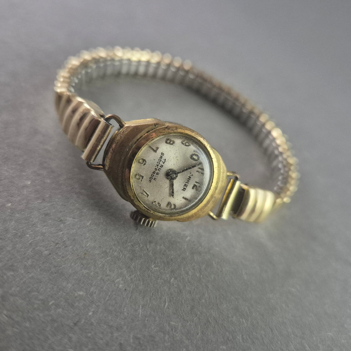 Vintage Anker Armbanduhr – Klassisches Design mit Flexarmband