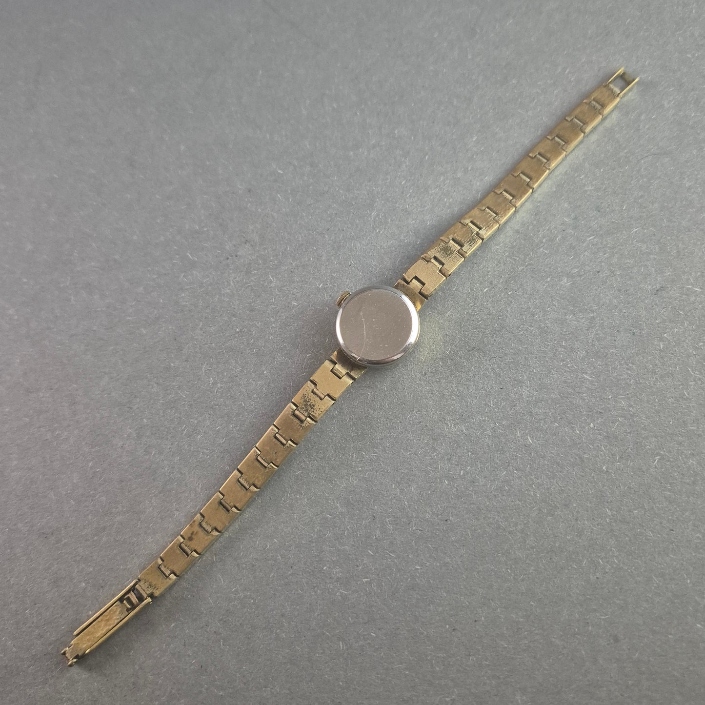 Vintage Jojo Damenarmbanduhr – Zeitlose Eleganz im Gold-Look