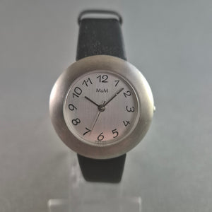 Elegante M&M Germany Damenarmbanduhr – Zeitloses Design aus Edelstahl