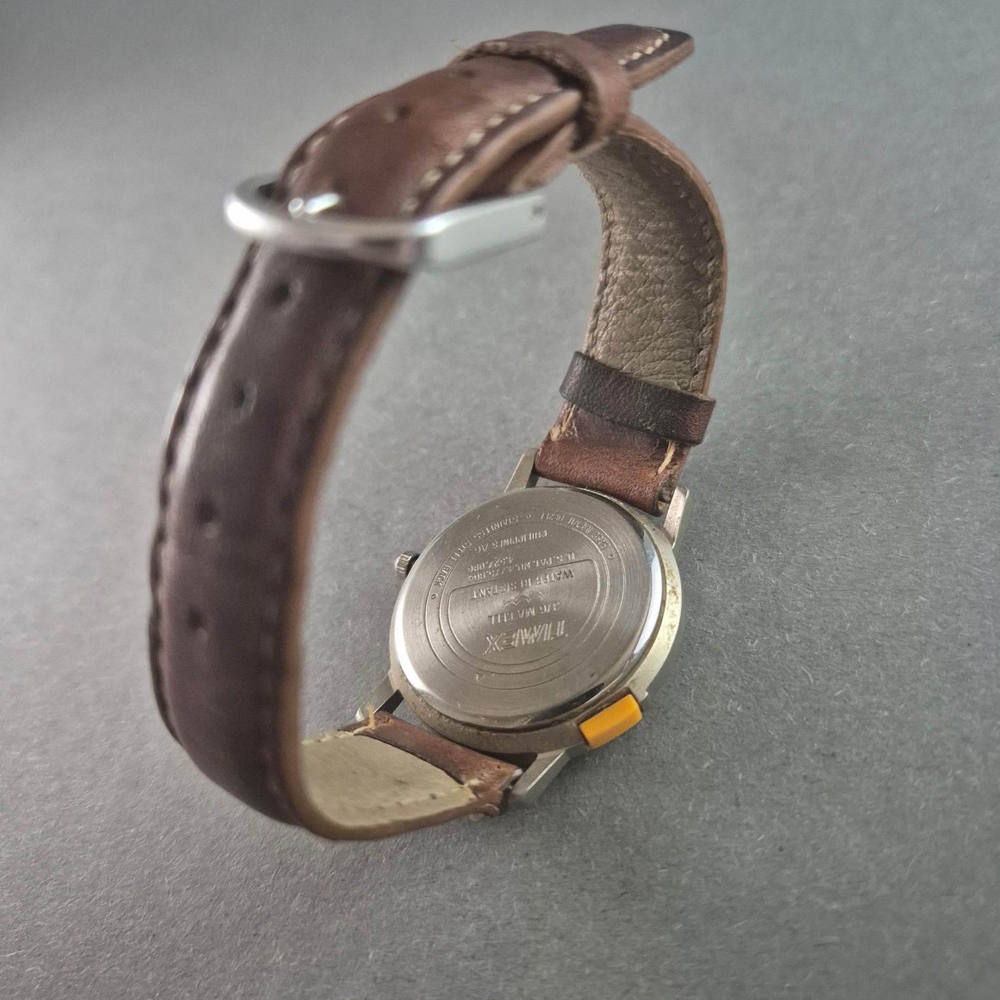 Klassische Timex Indiglo Herrenarmbanduhr – Funktionalität und Retro-Charme