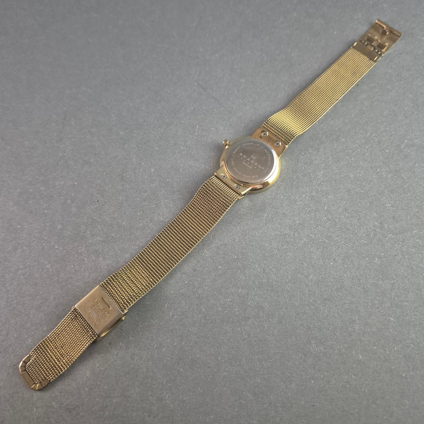 Elegante Skagen Damenarmbanduhr – Goldenes Mesh-Design aus Edelstahl