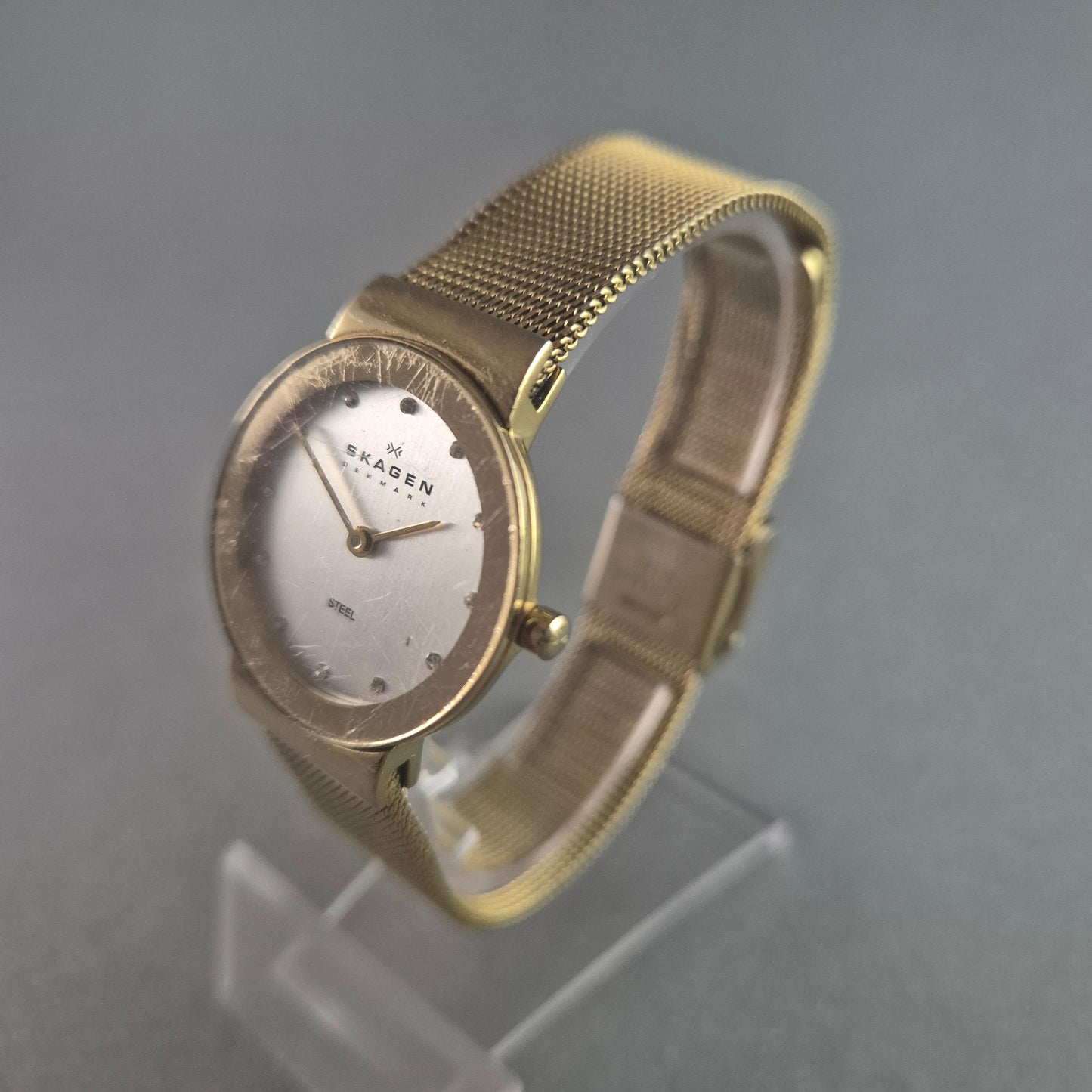 Elegante Skagen Damenarmbanduhr – Goldenes Mesh-Design aus Edelstahl