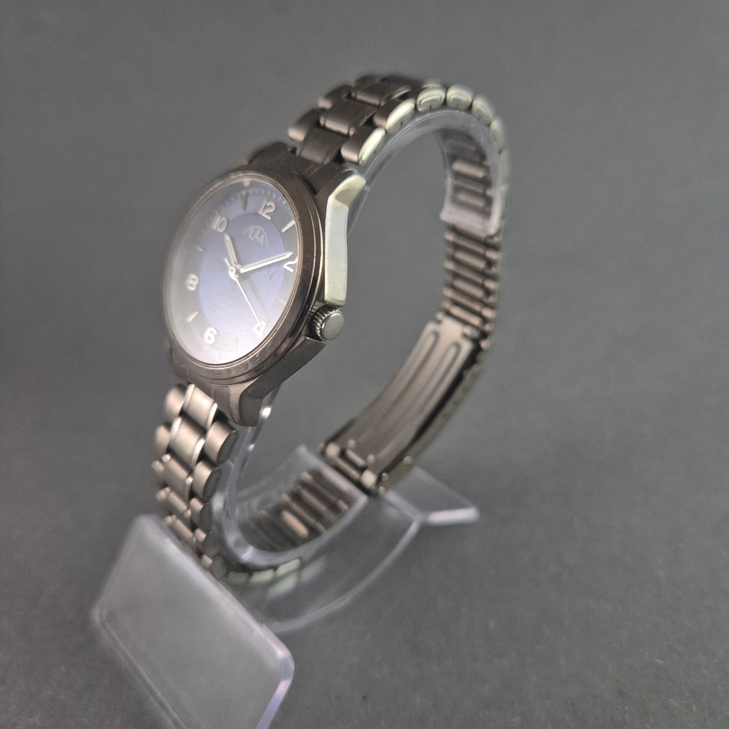 Elegante ULA Titan Herrenarmbanduhr – Robustes Design mit Saphirglas