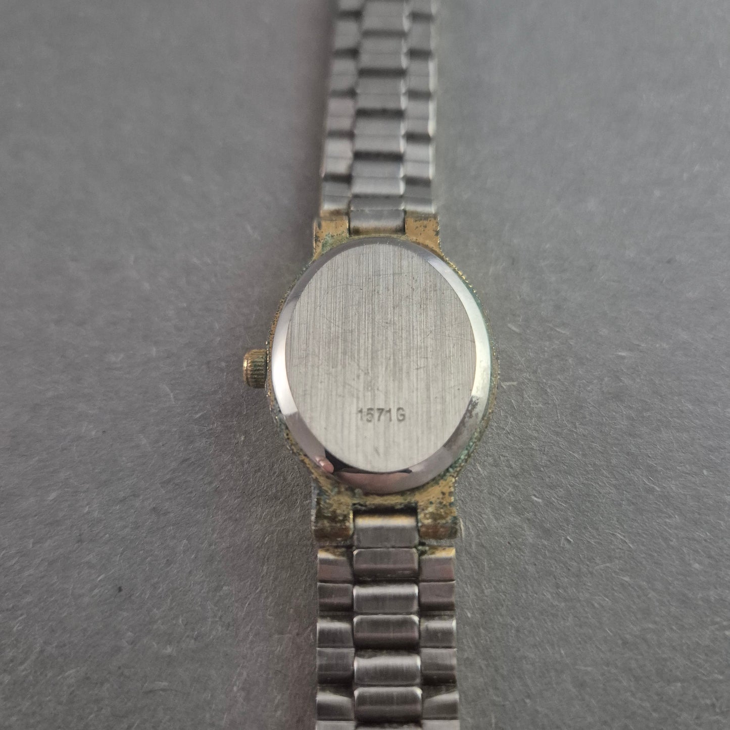 Elegante DuoQuartz Damenarmbanduhr – Klassisches Design mit Römischen Ziffern
