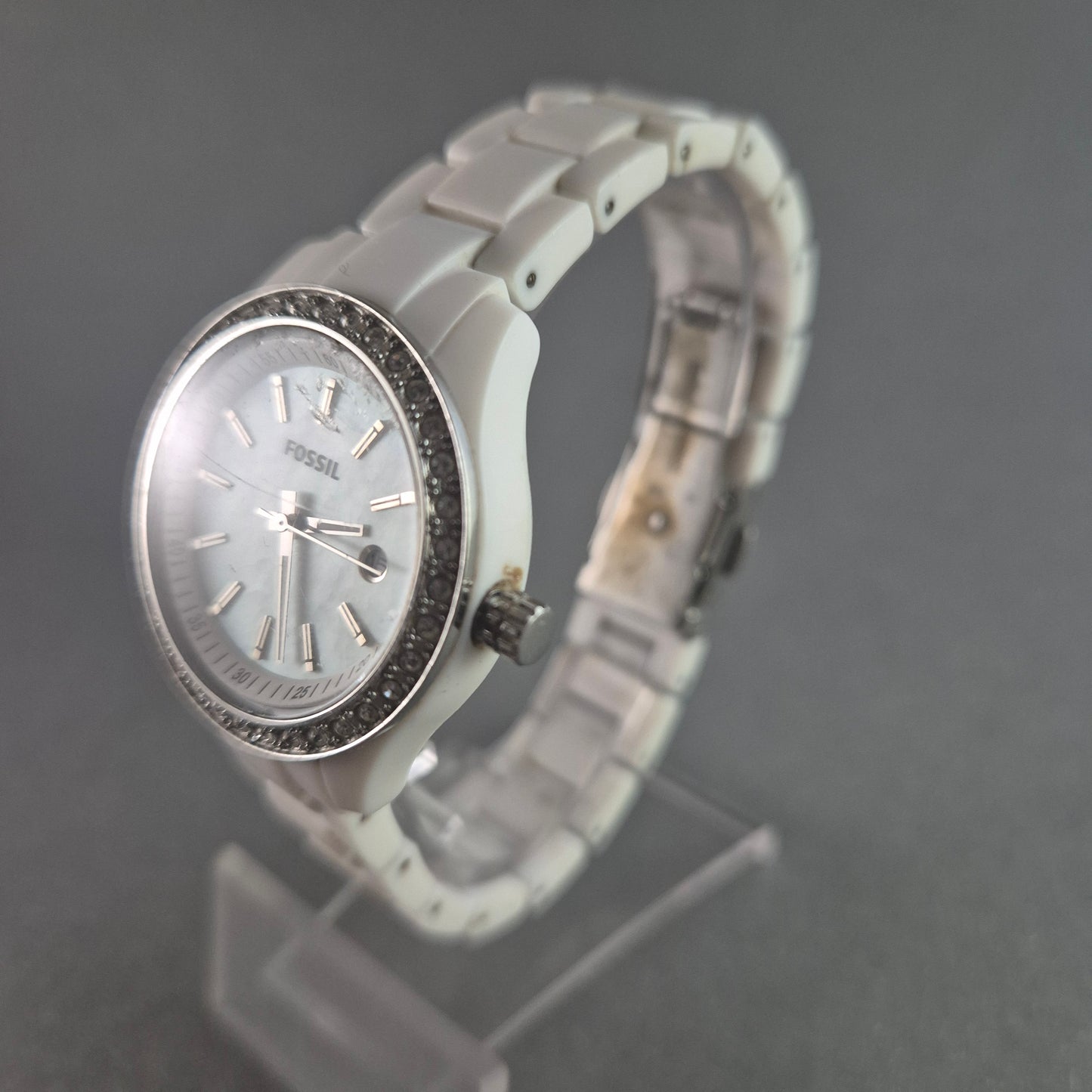 Elegante Fossil Damenarmbanduhr – Zeitloses Design in Weiß und Silber