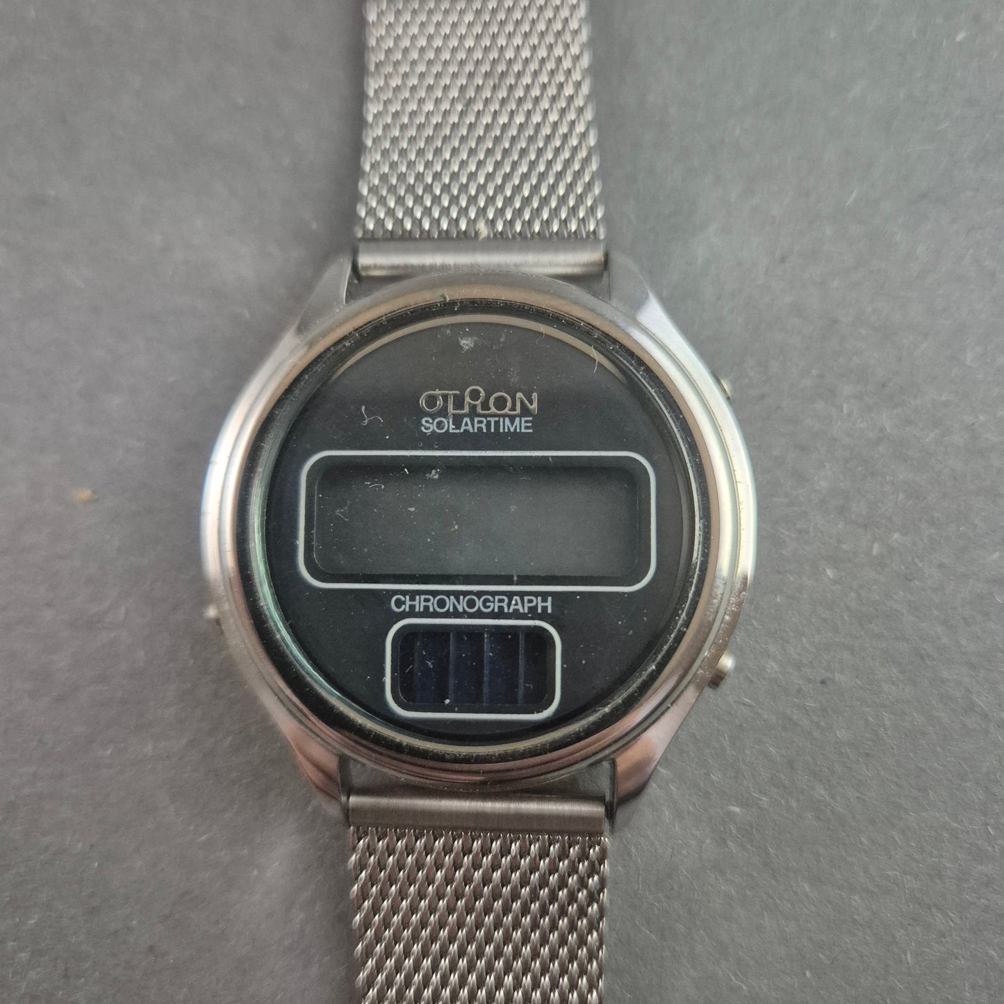 Vintage Otron Solar Armbanduhr – Retro-Chronograph mit Solartechnik