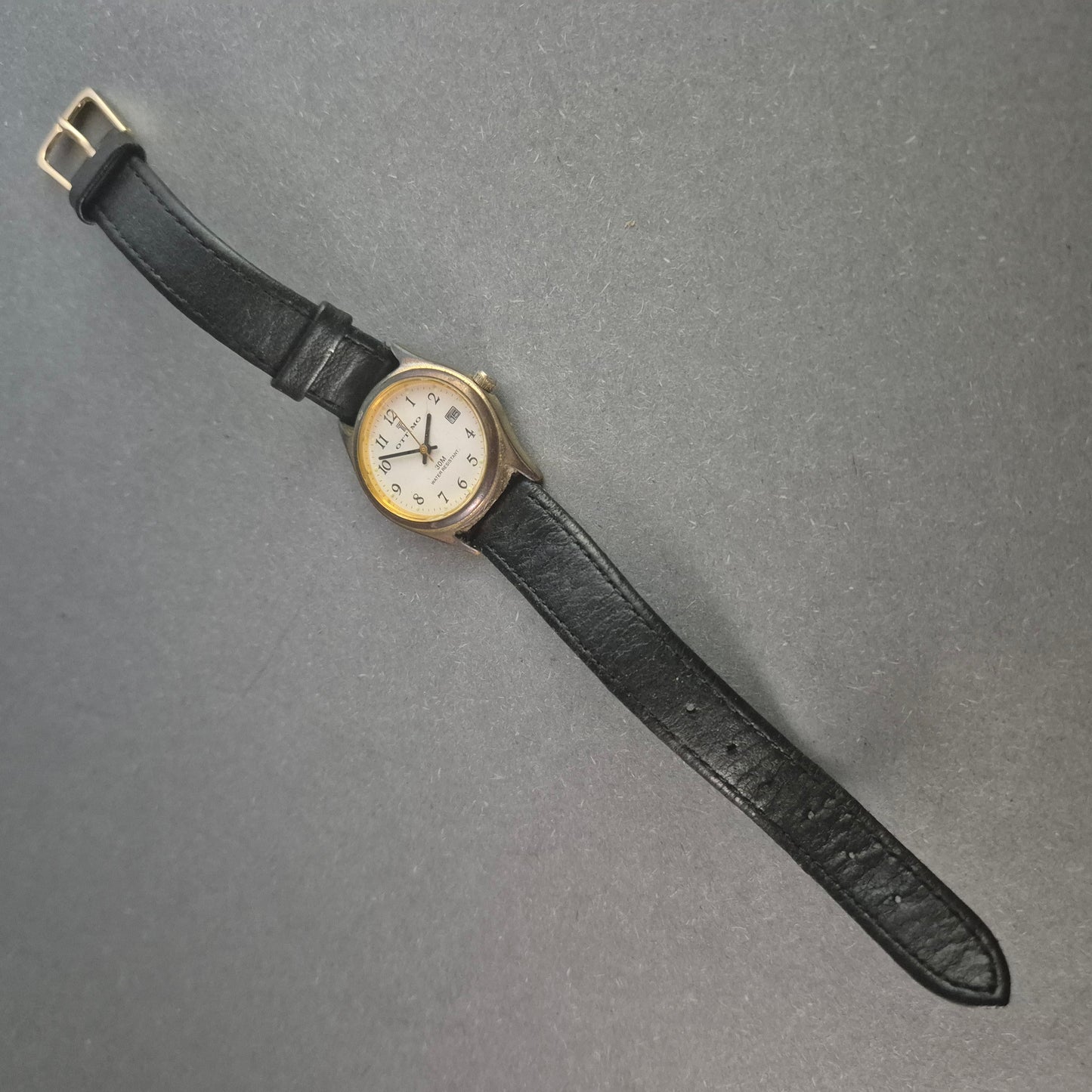 Klassische Ottimo Armbanduhr – Zeitloses Design mit Lederarmband