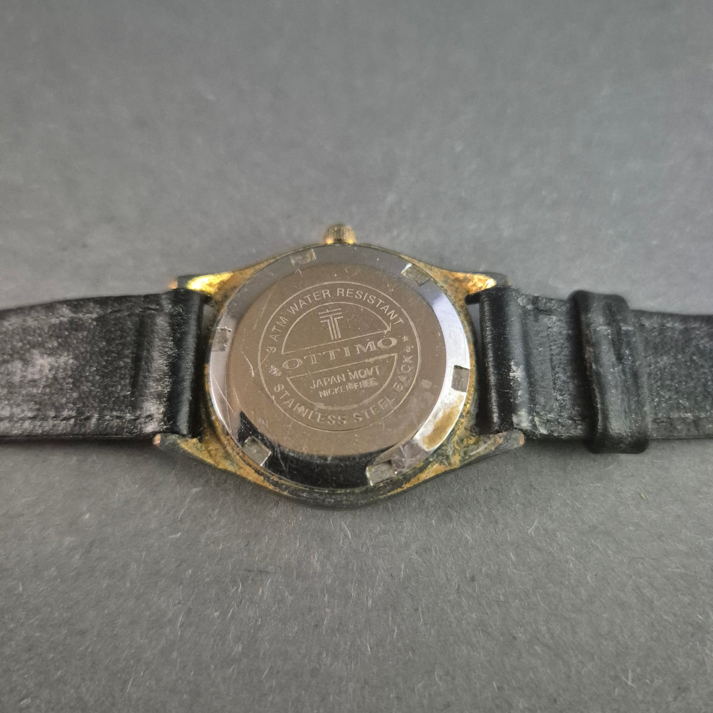 Klassische Ottimo Armbanduhr – Zeitloses Design mit Lederarmband