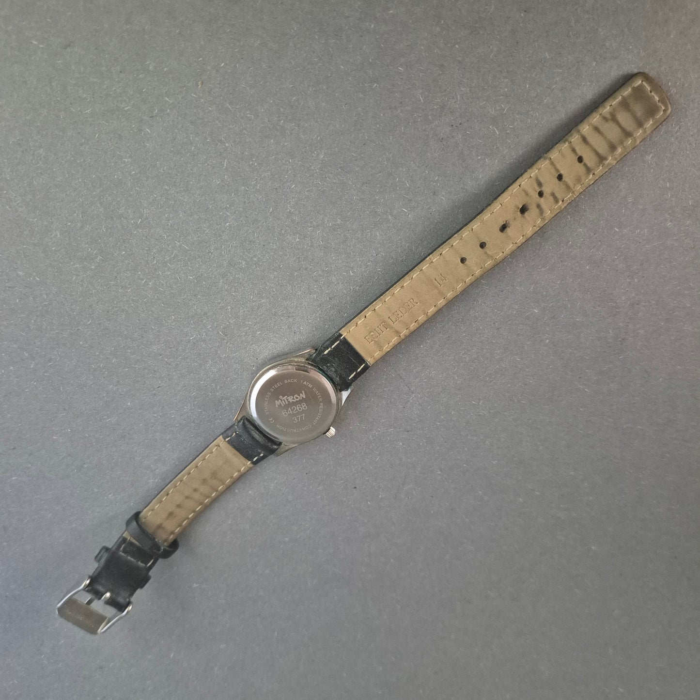 Klassische Mitron Armbanduhr – Elegantes Design mit römischen Ziffern