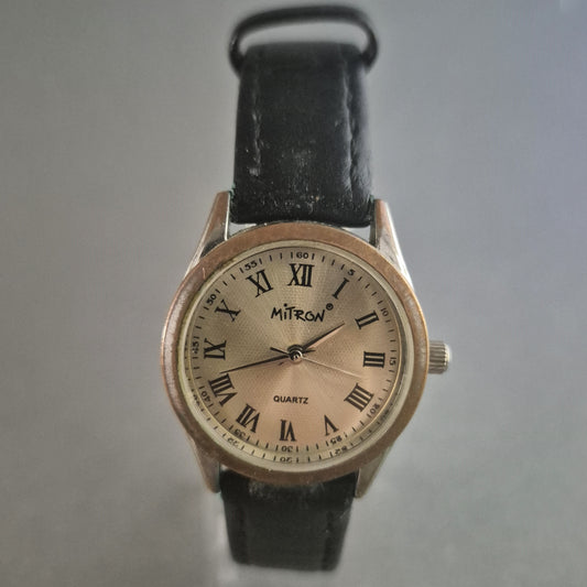 Klassische Mitron Armbanduhr – Elegantes Design mit römischen Ziffern