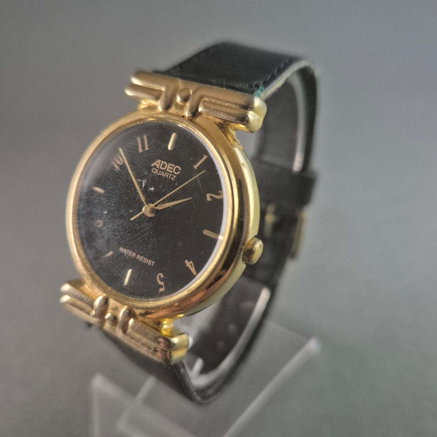 Elegante ADEC Herrenarmbanduhr – Klassisches Design mit Goldakzenten