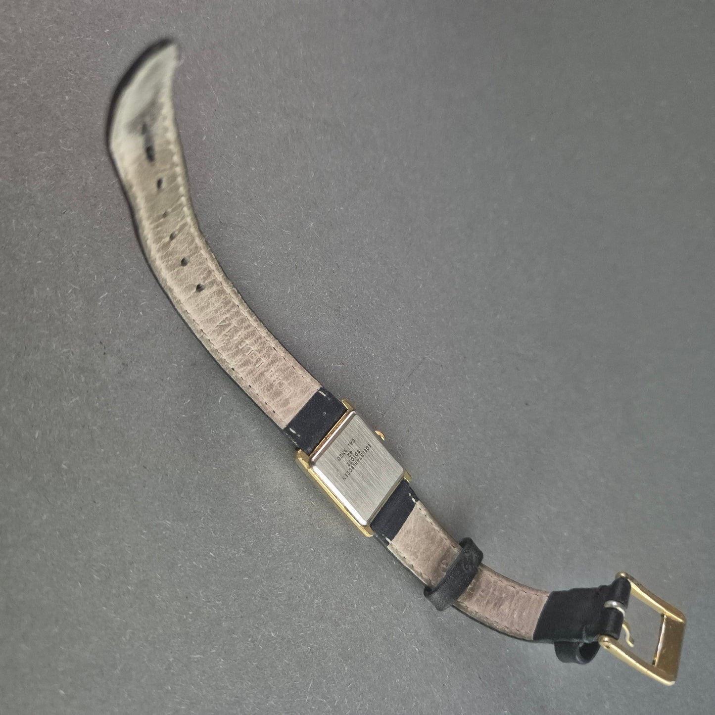 Elegante Dugena Damenarmbanduhr – Zeitloses Design mit Römischen Ziffern