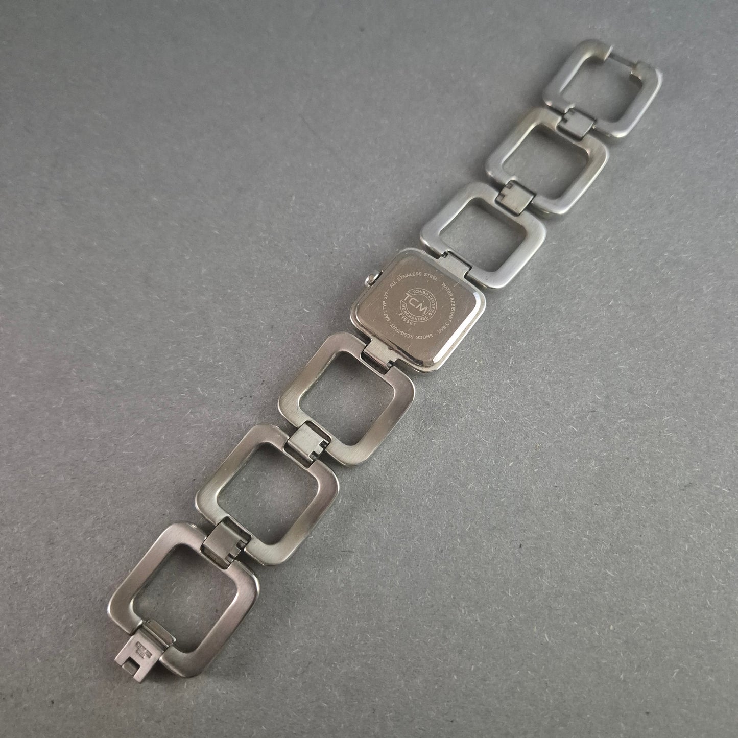 Stilvolle TCM Damenarmbanduhr aus Edelstahl mit Zifferblatt