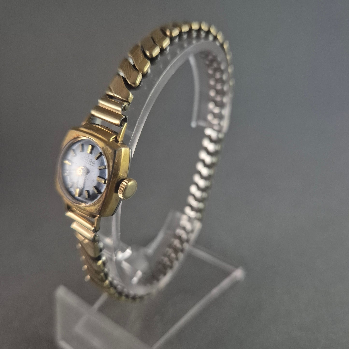 Vintage Ankra Damenarmbanduhr – Klassisches Design mit Goldakzenten