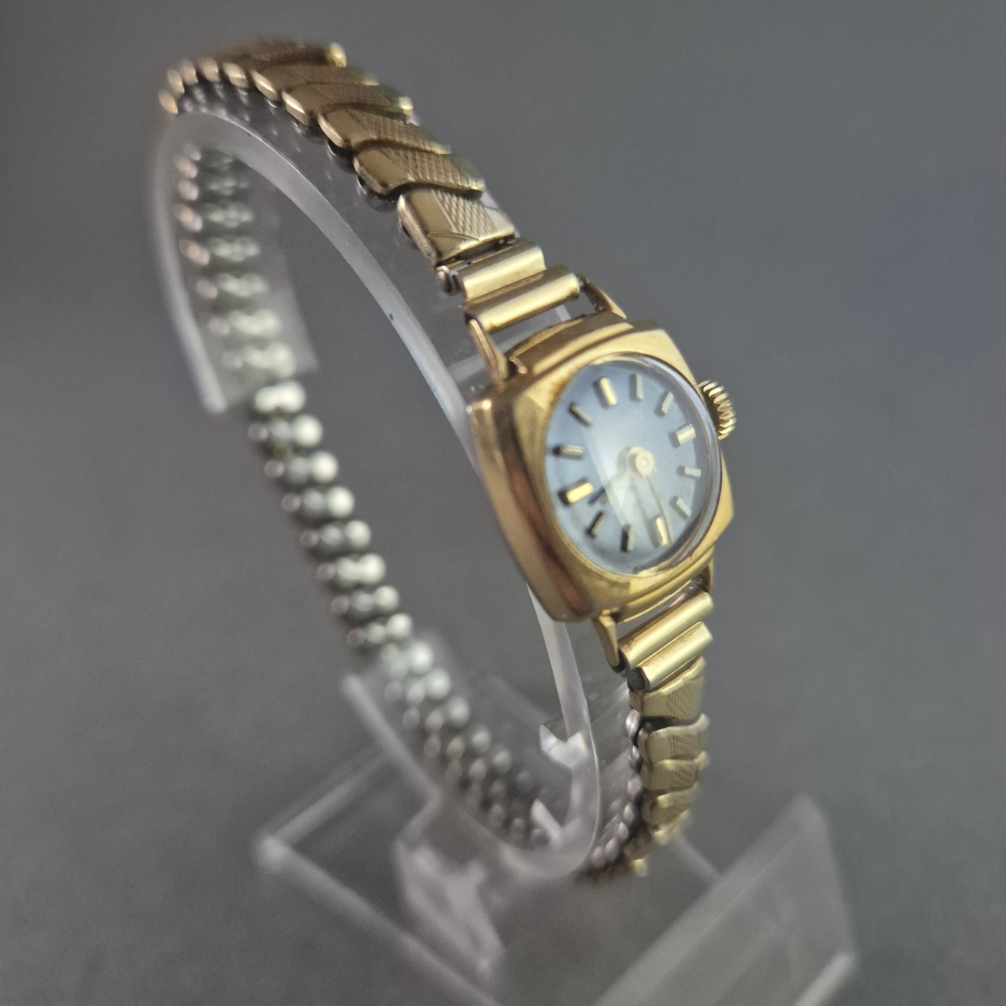 Vintage Ankra Damenarmbanduhr – Klassisches Design mit Goldakzenten