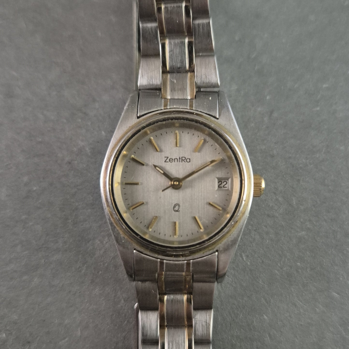 Elegante ZentRa Damenarmbanduhr – Klassisches Design mit Datumsanzeige