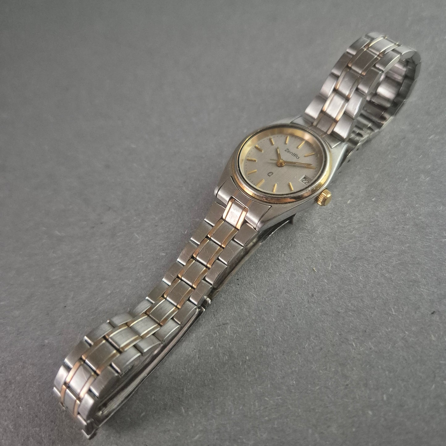 Elegante ZentRa Damenarmbanduhr – Klassisches Design mit Datumsanzeige