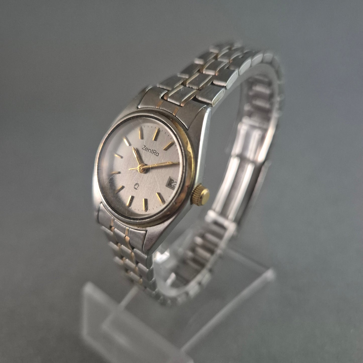 Elegante ZentRa Damenarmbanduhr – Klassisches Design mit Datumsanzeige