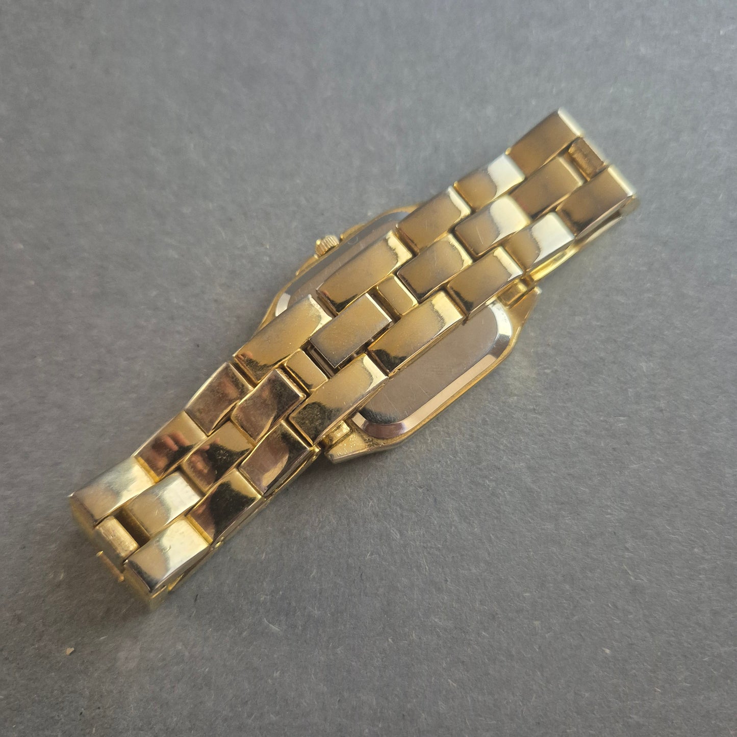 Elegante Stelsman Damenarmbanduhr – Glamouröses Design mit Strasssteinen