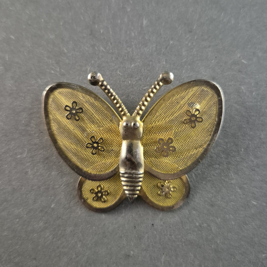 Vintage Schmetterlings-Brosche – Filigrane Goldoptik mit Blütenmuster