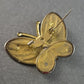 Vintage Schmetterlings-Brosche – Filigrane Goldoptik mit Blütenmuster