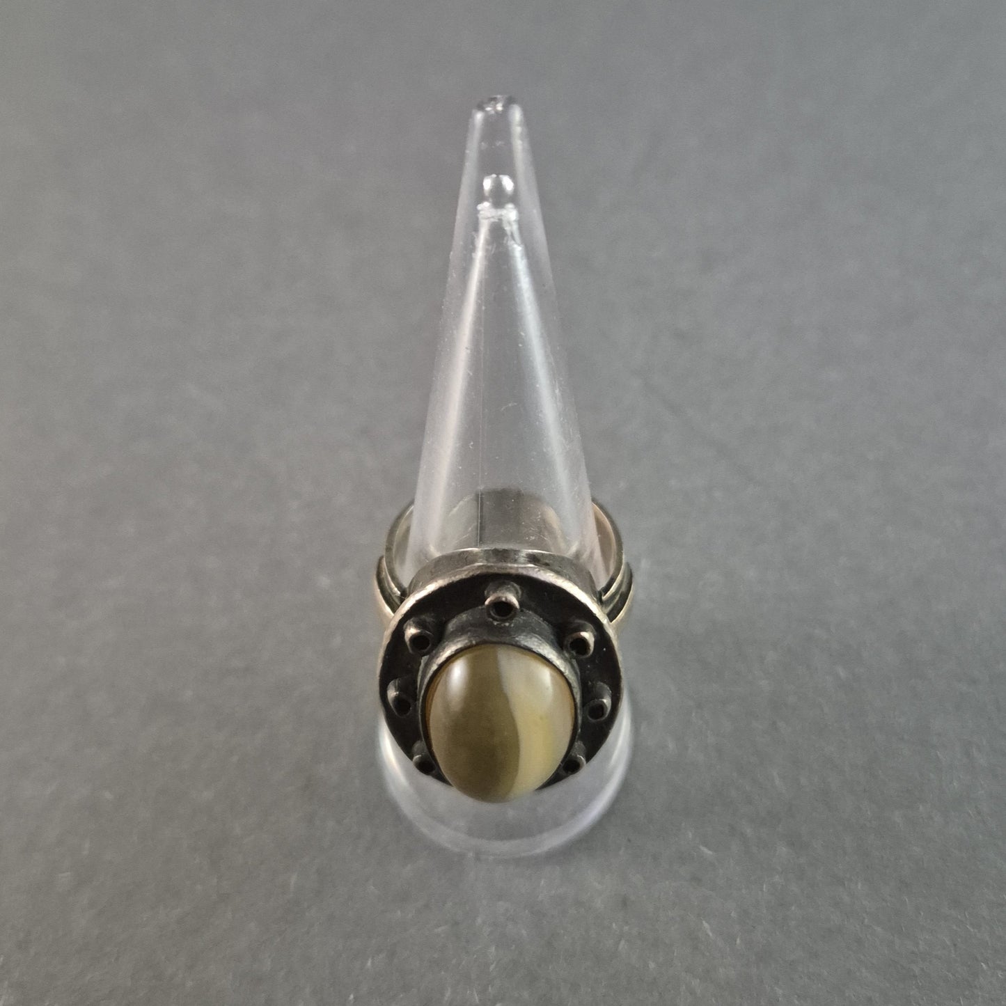 Massiver Vintage-Ring mit Steinbesatz – Antikes Design in Silber