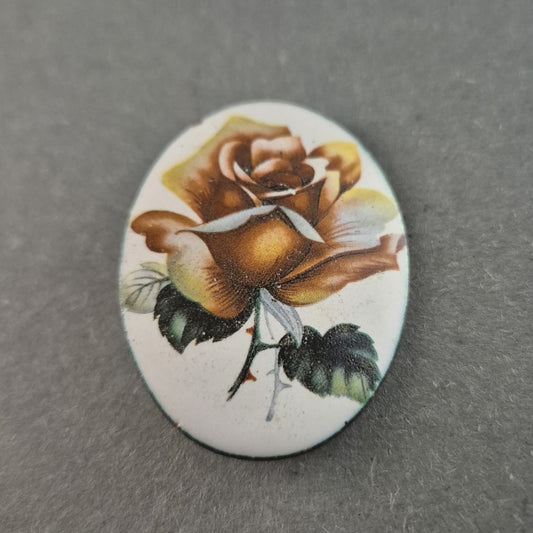 Vintage Emaille-Brosche mit Rosenmotiv – Zeitlose Eleganz in Handarbeit