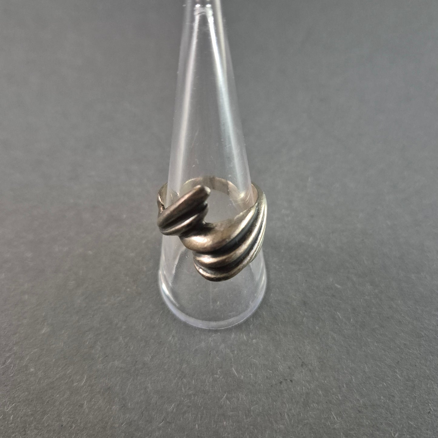 Eleganter Vintage-Silberring – Abstraktes Wellen-Design
