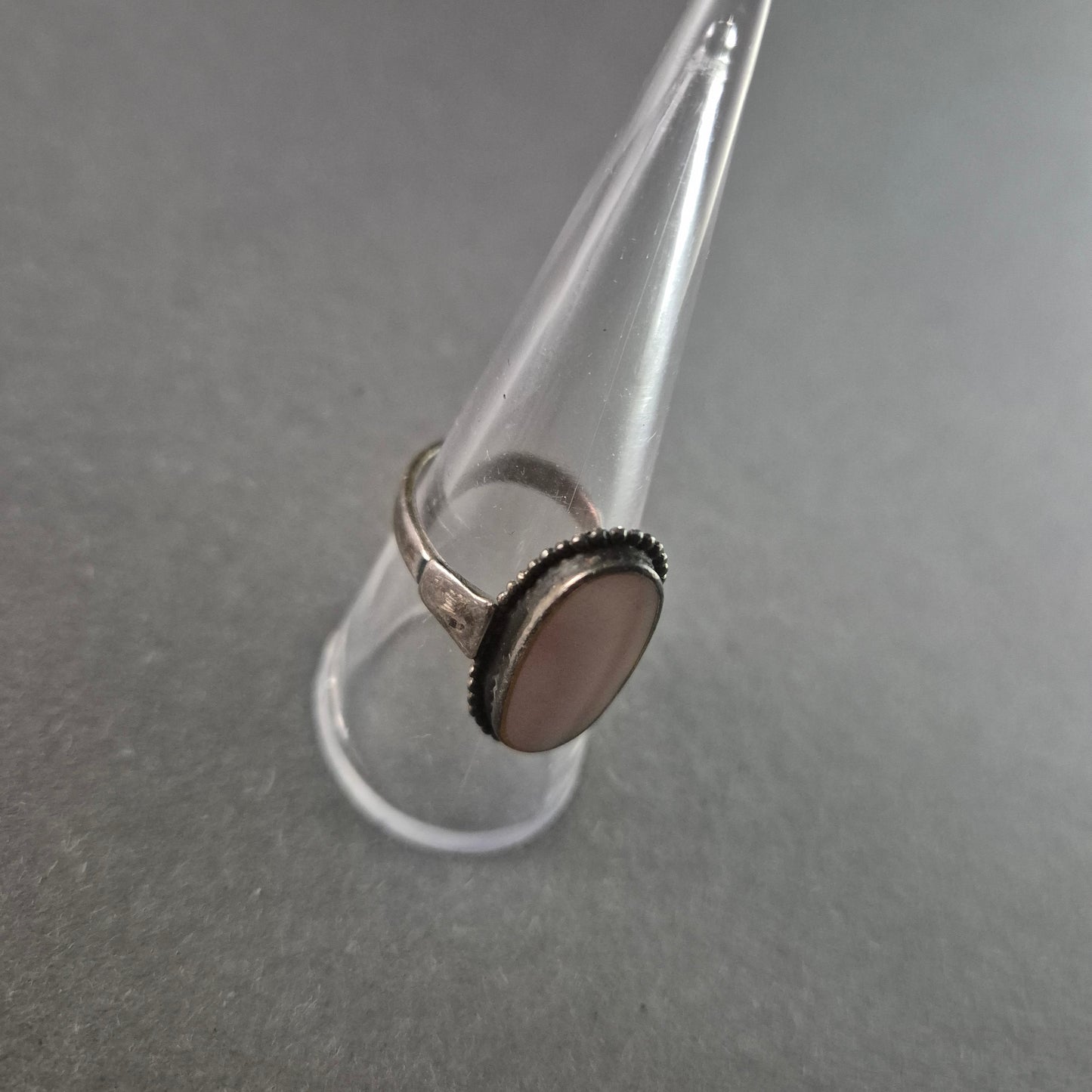 Eleganter Vintage-Silberring mit Rosenquarz – Klassische Handarbeit