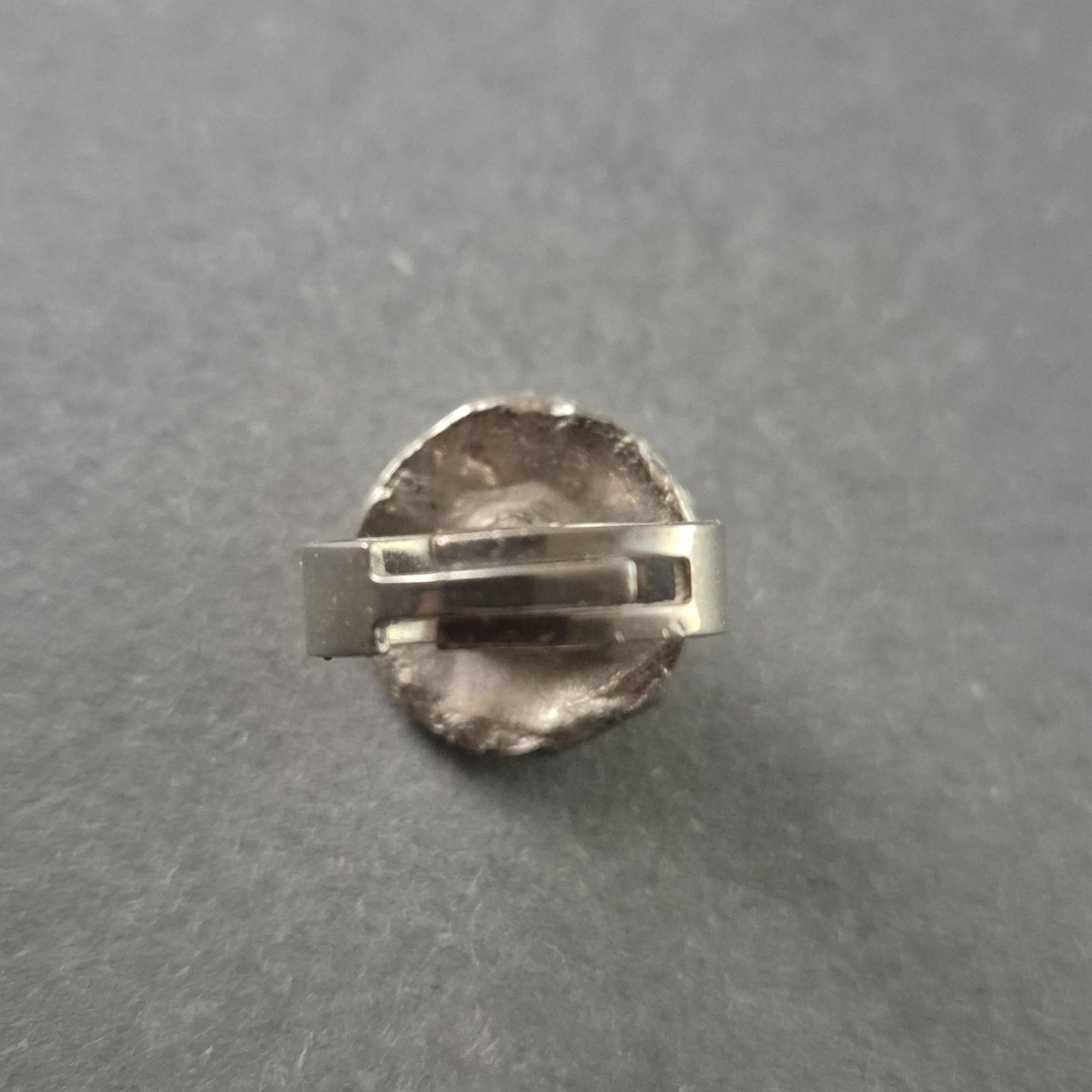 Künstlerischer Vintage-Silberring mit dunklem Stein – Handgefertigtes Unikat