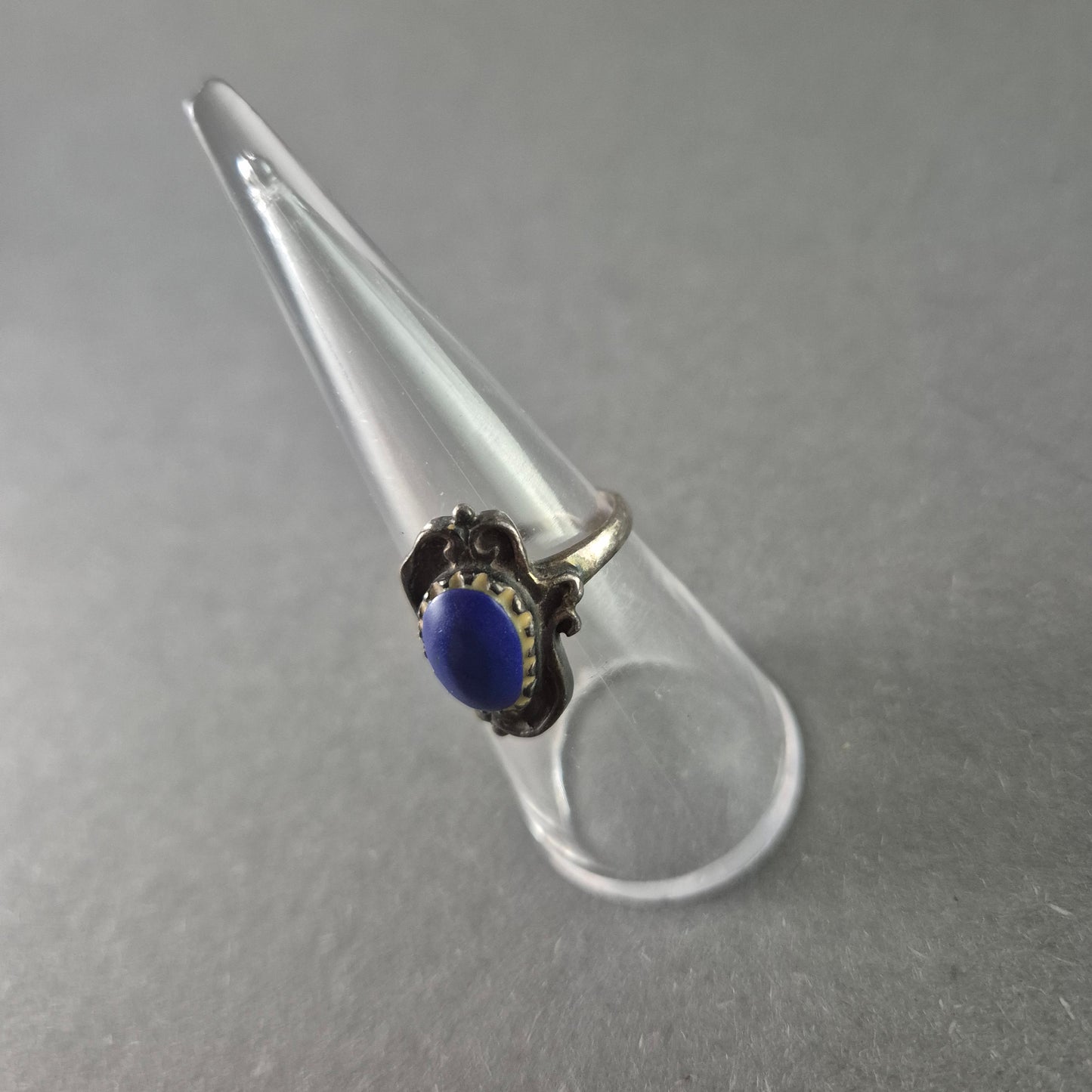 Antiker Silberring mit blauem Stein – Eleganz im Vintage-Stil