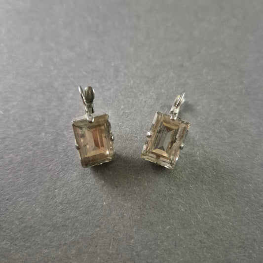 Elegante Silber-Ohrringe mit facettierten Steinen – Klassischer Vintage-Stil