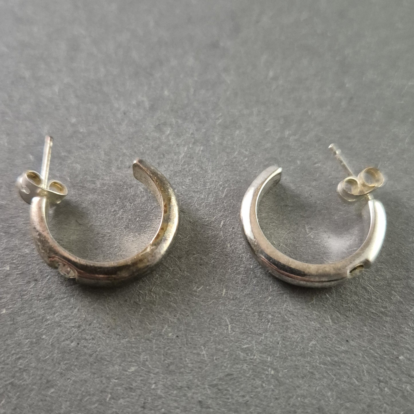 Klassische Silber-Creolen mit Zirkonia – Zeitlose Eleganz