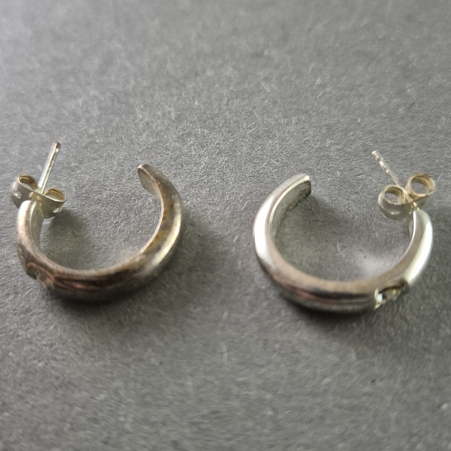 Klassische Silber-Creolen mit Zirkonia – Zeitlose Eleganz