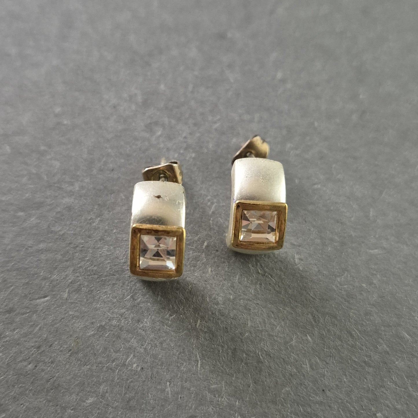 Elegante Bicolor-Silberohrringe mit Zirkonia – Moderner Chic