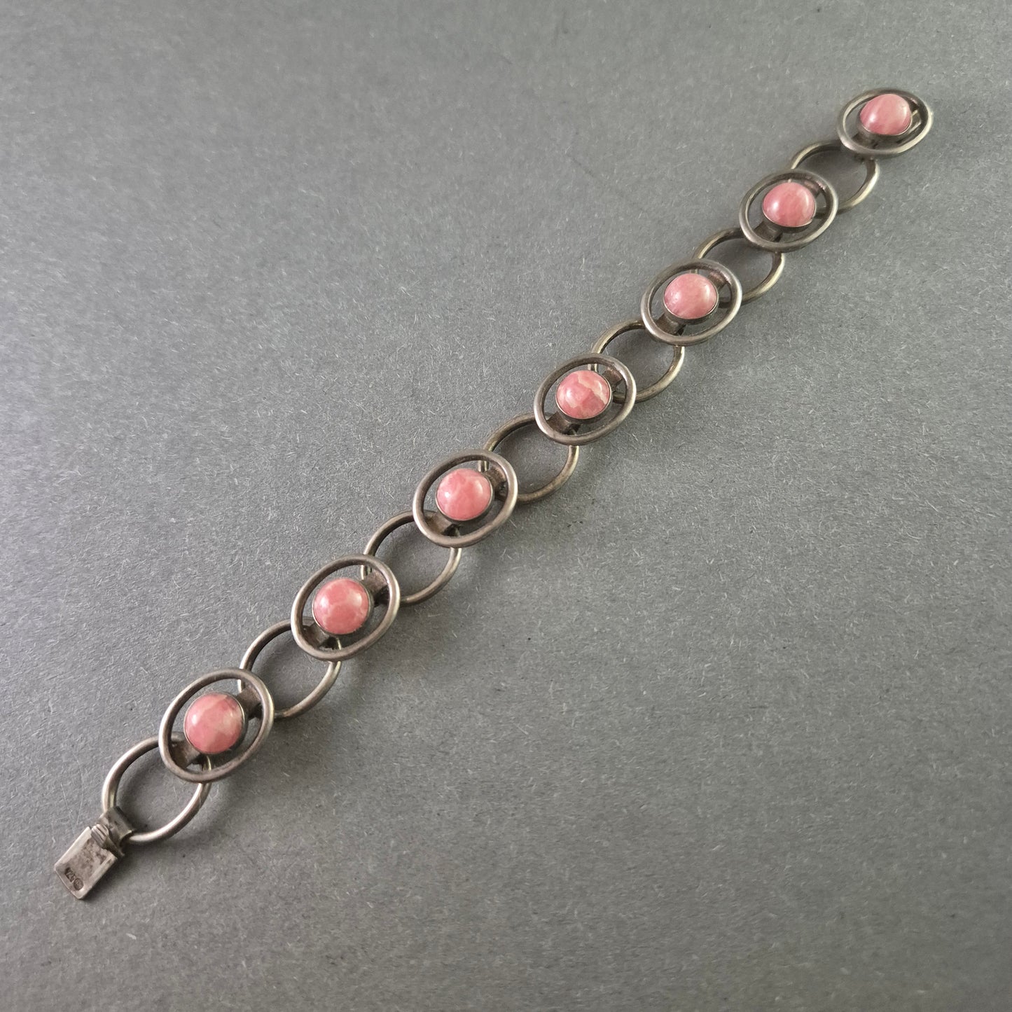 Vintage 925 Silberarmband mit rosa Edelsteinen – Stilvolles Schmuckstück