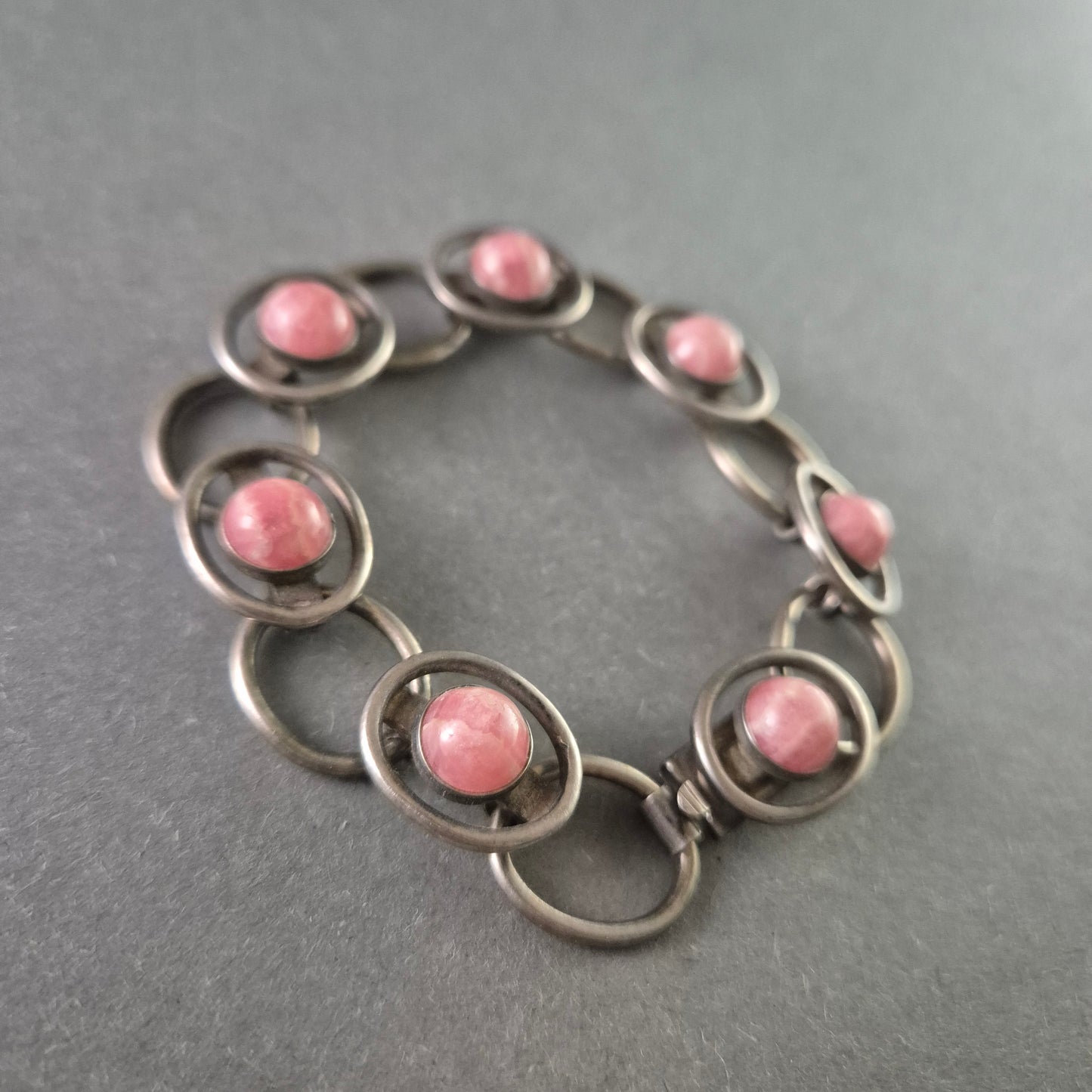 Vintage 925 Silberarmband mit rosa Edelsteinen – Stilvolles Schmuckstück