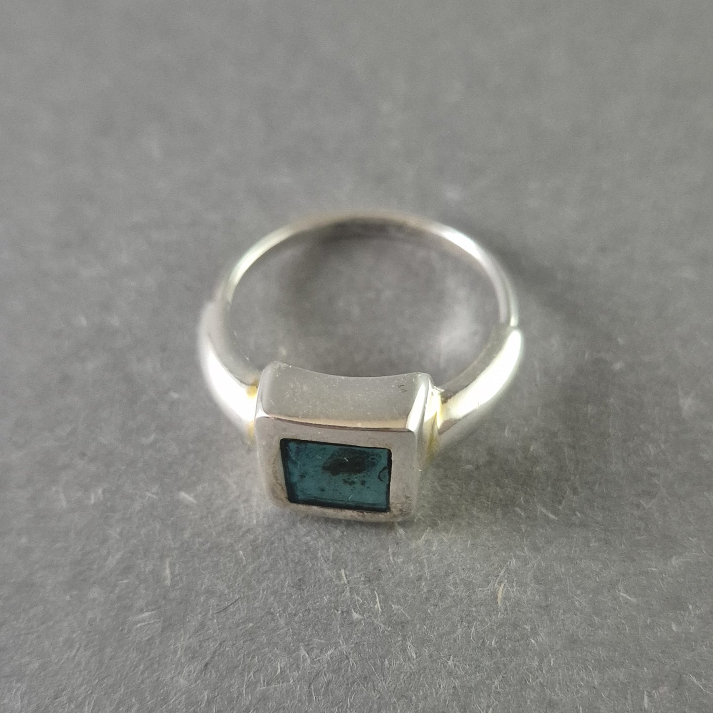Moderner 925 Silberring mit quadratischem Türkis – Stilvolles Design