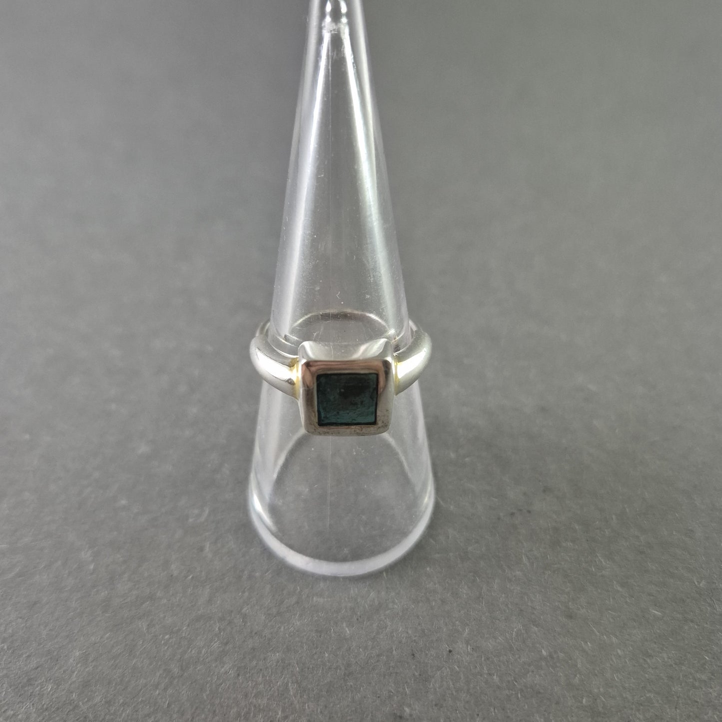 Moderner 925 Silberring mit quadratischem Türkis – Stilvolles Design